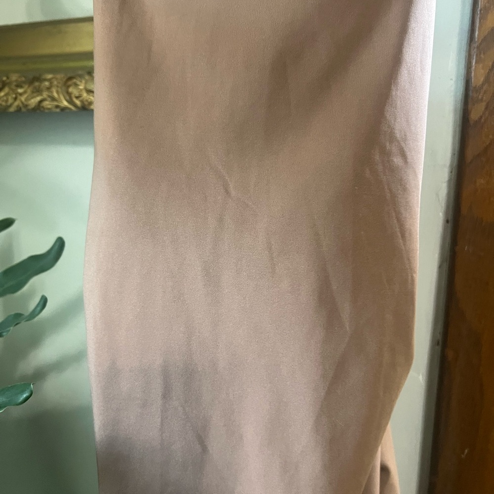 Light Pink Sleeveless Dress - Picture 2 of 5